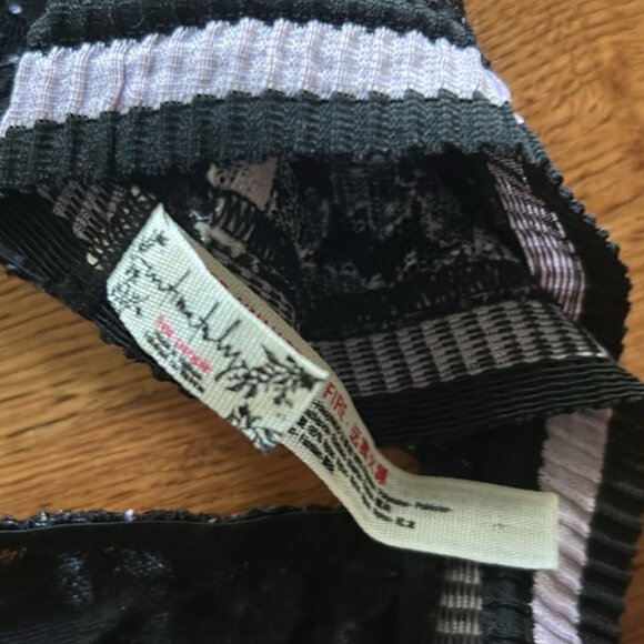 Free People Intimately Triangle Bra S Bralette Women Lounge Black Lace Mesh NWOT - Picture 3 of 4
